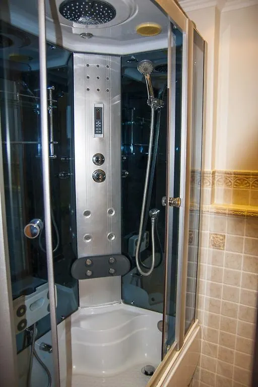 Apartment On Vandy Vasylevskoi Street 3 كييف